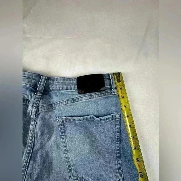 DKNY Jeans Kent High Rise Shorts (Size 31) - Picture 6 of 7